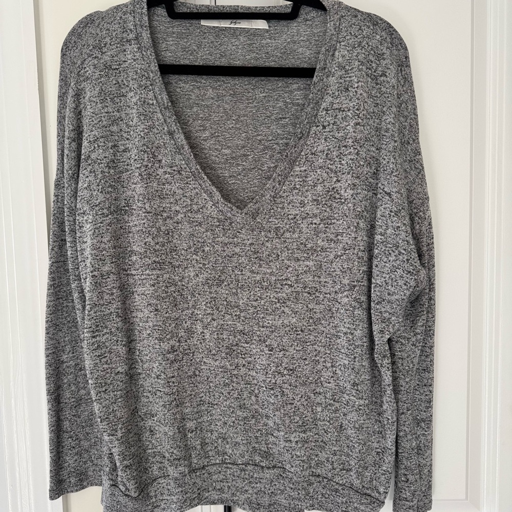 Gibson Heather Gray V-Neck Sweater